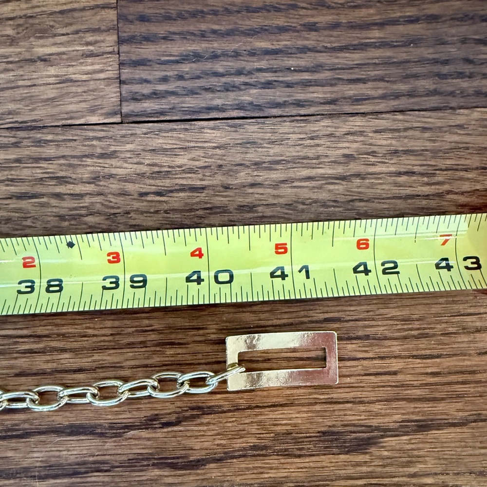 Gold Rectangular Link Belt - Picture 6 of 6